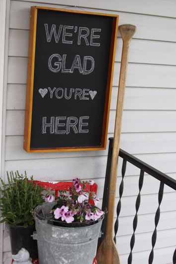 Repurposed Serving Tray To A Chalkboard Welcome Sign
